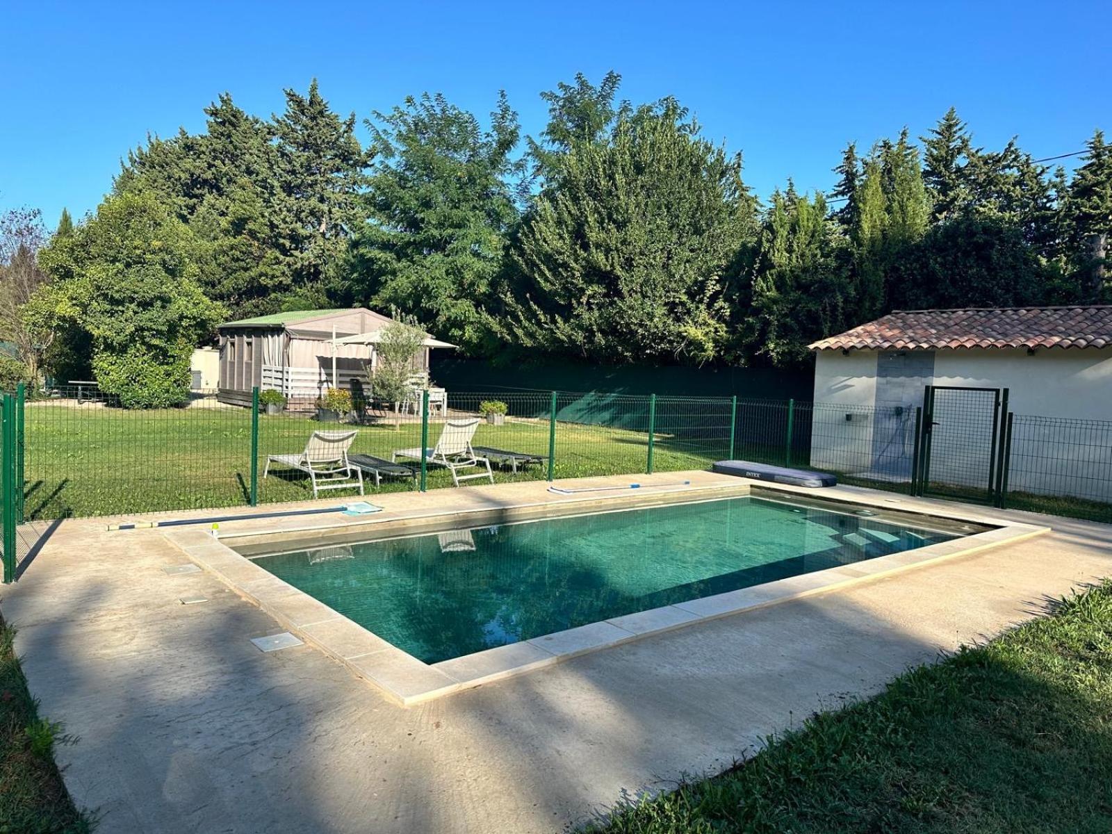 Avignon, Joli Chalet En Campagne Tres Proche De La Ville Bagian luar foto